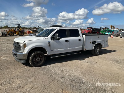 2019 Ford F-350 XL 4x4 Crew Cab Utility Truck