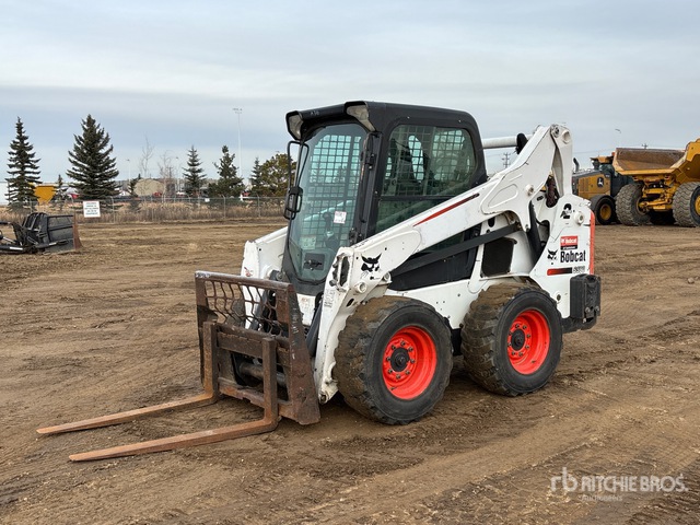 MINI CARGADOR SOBRE RUEDAS 2014 BOBCAT LOADER