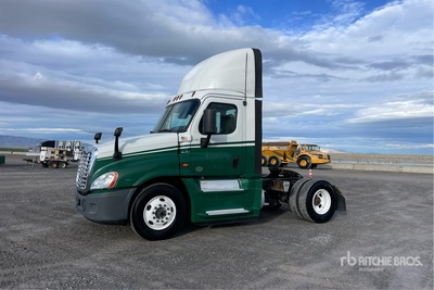 2016 Freightliner Cascadia 125 4x2 S/A Day Cab Truck Tractor