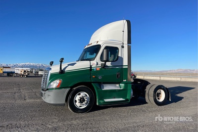 2016 Freightliner Cascadia 125 4x2 Day Cab Truck Tractor