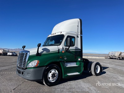 2016 Freightliner Cascadia 125 4x2 Day Cab Truck Tractor