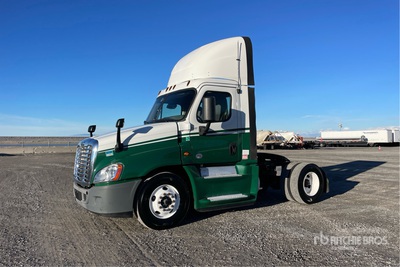 2016 Freightliner Cascadia 125 4x2 S/A Day Cab Truck Tractor