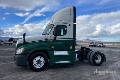 2016 Freightliner Cascadia 125 4x2 Day Cab Truck Tractor