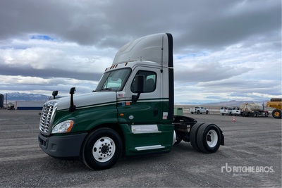 2015 Freightliner Cascadia 125 4x2 S/A Day Cab Truck Tractor