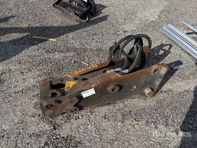 2017 Stanley MB0500 10 in Concasseur hydraulique (Inoperable)