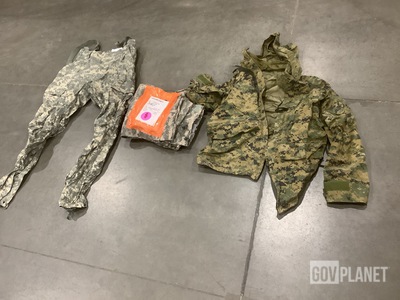 (7) Parkas, (7) Pairs of Extreme Cold Weather Trousers & Assorted Items