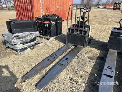 Crown PE4500-80 3625 lb Electric Pallet Jack