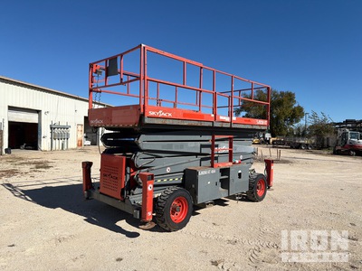 2015 Skyjack SJ9250RT Diesel 4x4 Scissor Lift