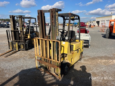 Hyster 5150 lb Cushion Tire Carrelli Elevatori (Inoperable)