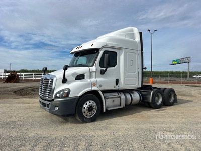 2017 Freightliner Cascadia 113 6x4 T/A Slaapcabine Trekker