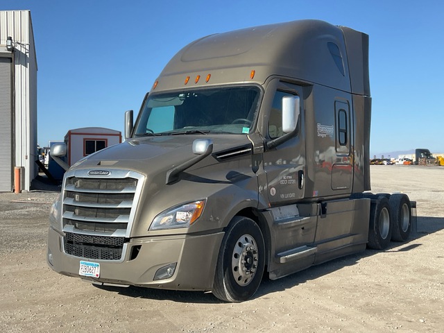 2020 Freightliner Cascadia 126 6x4 T/A Sleeper Truck Tractor
