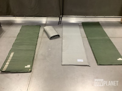 (76) Self-Inflating Sleeping Mats