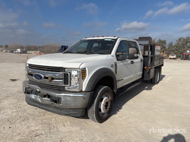 2019 Ford F-550 4x4 Crew Cab Flatbed Truck