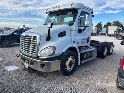 2015 Freightliner Cascadia 113 6x4 T/A Day Cab Truck Tractor