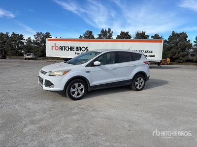 2016 Ford Escape 4WD を見 SUV