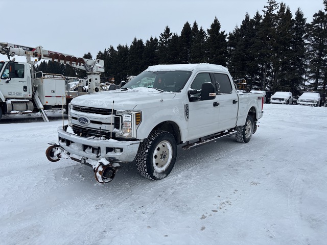 2019 Ford F350 XLT 4x4 Crew Cab Hi-Rail Pickup
