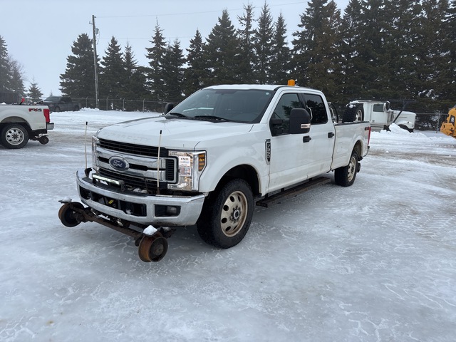 2019 Ford F350 XLT 4x4 Crew Cab Hi-Rail Pickup