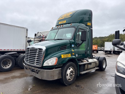 2018 Freightliner Cascadia 113 4x2 トラックトラクター（S/A）