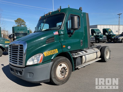 2018 Freightliner Cascadia 113 4x2 S/A Day Cab Truck Tractor