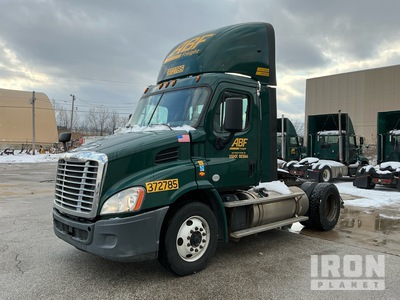 2018 Freightliner Cascadia 113 4x2 S/A Day Cab Truck Tractor