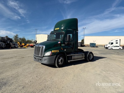 2016 Freightliner Cascadia 113 4x2 Day Cab Truck Tractor