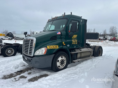 2016 Freightliner Cascadia 113 4x2 Tracteur Routier