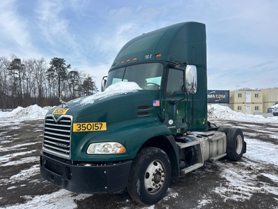 2016 Mack CXU612 4x2 Day Cab Truck Tractor