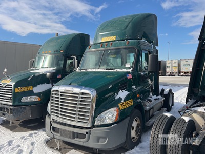 2016 Freightliner Cascadia 113 4x2 S/A Day Cab Truck Tractor (Inoperable)