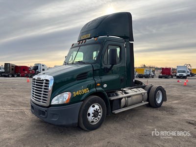 2015 Freightliner Cascadia 113 4x2 S/A Day Cab Truck Tractor