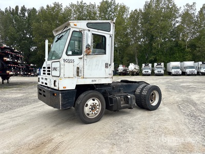 2002 Capacity TJ5000 4x2 Spotter Truck