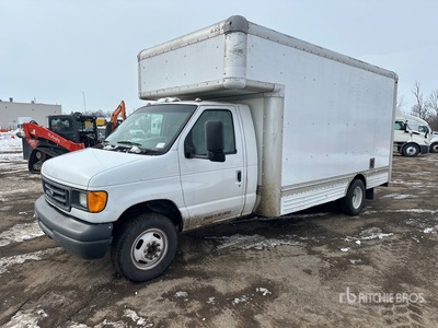 2007 Ford E-450 Super Duty Cargo Van