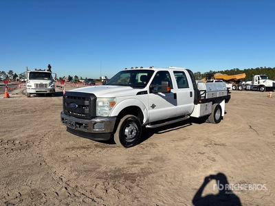 2014 Ford F-350 XL 4x4 Crew Cab Flatbed Truck