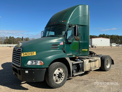 2015 Mack CXU612 4x2 トラックトラクター（S/A）