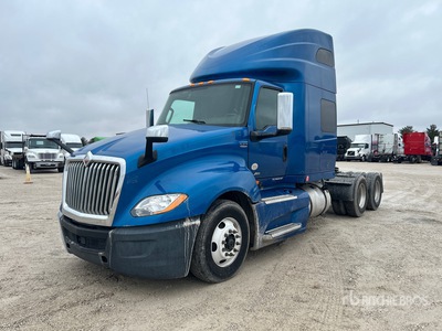 2019 International LT625 6x4 Ciągnik siodłowy T/A z kabiną sypialną