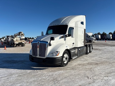 2022 Kenworth T680 6x4 Cabeza Tractora Cabina Dormitorio