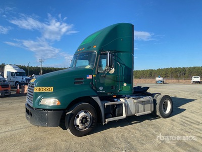 2015 Mack CXU612 4x2 Day Cab Truck Tractor