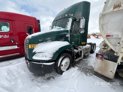 2013 Mack CXU612 4x2 Ciągnik siodłowy z kabiną dzienną S/A (Inoperable)