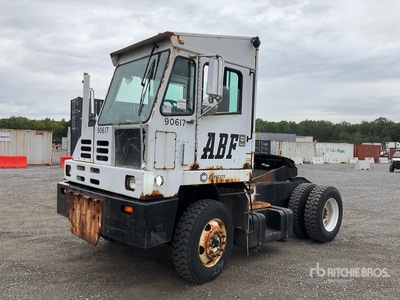 2005 Capacity TJ5000 4x2 Tracteur de manœuvre