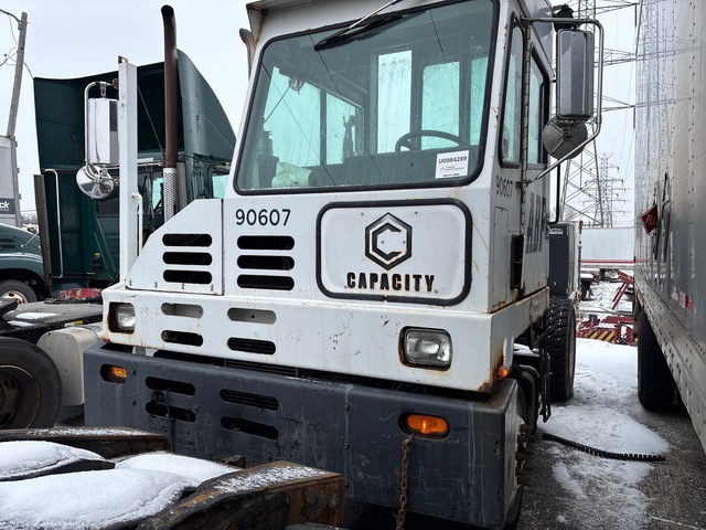 2004 Capacity TJ5000 4x2 Spotter Truck