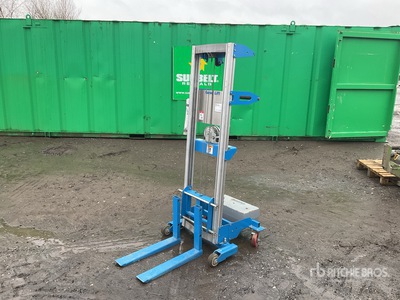 2019 Genie GL8 Push along forklift