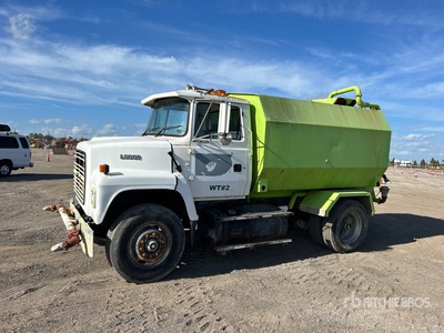 1995 Ford LN8000 4x2 Water Truck