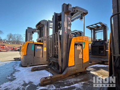 2019 Jungheinrich ETR230A 3000 lb Stoccatore
