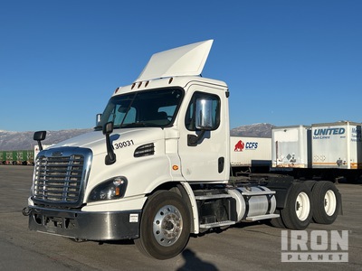 2019 Freightliner Cascadia 6x4 T/A Day Cab Truck Tractor