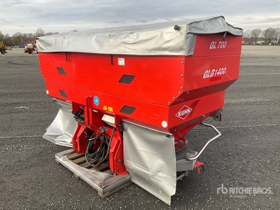 2012 Kuhn AXERA 1102 H-EMC Épandeur d'engrais