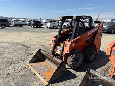 Gehl R105 を見 Skid-Steer Loader