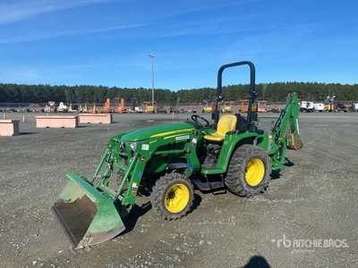 2022 John Deere 3032E Backhoe tractor utilitario