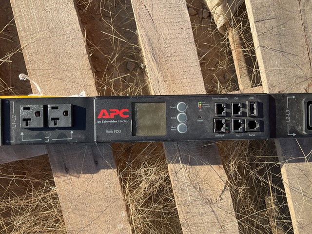 Schneider Electric APC Power Distribution Rack Unit