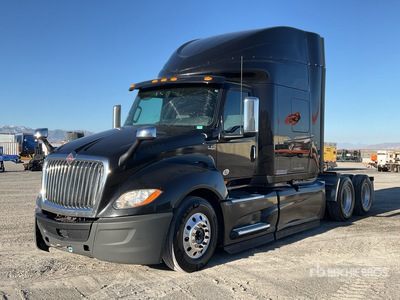 2018 International LT625 6x4 تراكتور شاحنة كابينة النوم (ثنائية المحور)