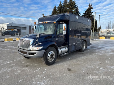 2002 International 4300 4x2 Utility Truck