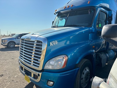 2017 Freightliner Cascadia 125 6x4 Heavy Haul T/A Sleeper Truck Tractor (Inoperable)